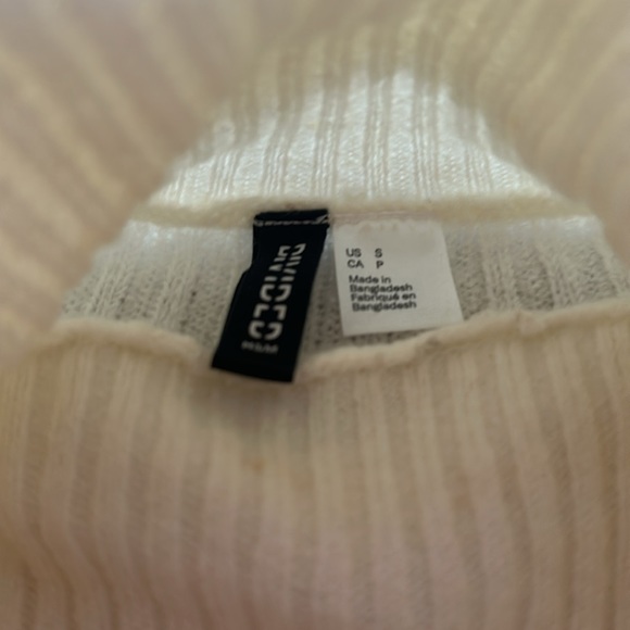 H&M ribbed turtleneck cream small - Picture 3 of 4